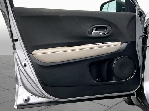Used 2021 Honda HR-V LX image 35