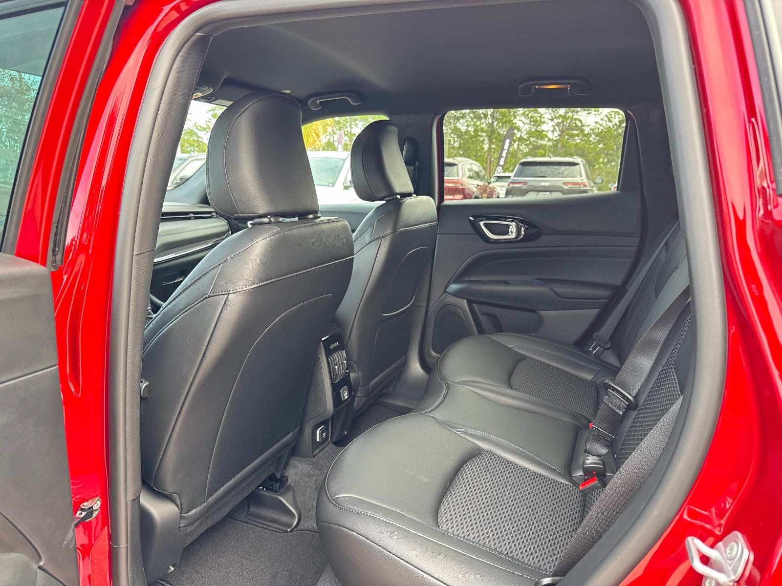 New 2026 Jeep Compass Latitude AWD/4WD image 15