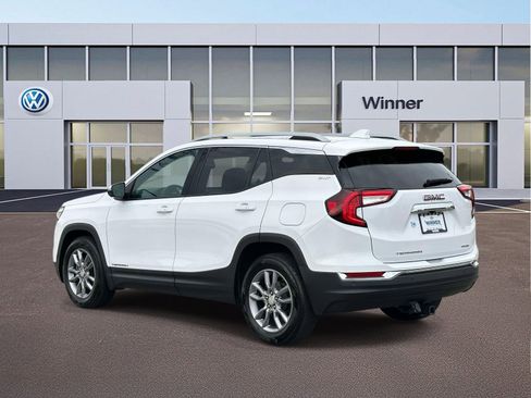 Used 2022 GMC Terrain SLT w/ Tech Package AWD/4WD image 3