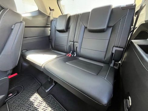 Certified 2023 Volkswagen Atlas SE w/ Panoramic Sunroof Package image 13