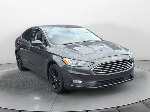 Used 2019 Ford Fusion SE w/ Equipment Group 151A image 1