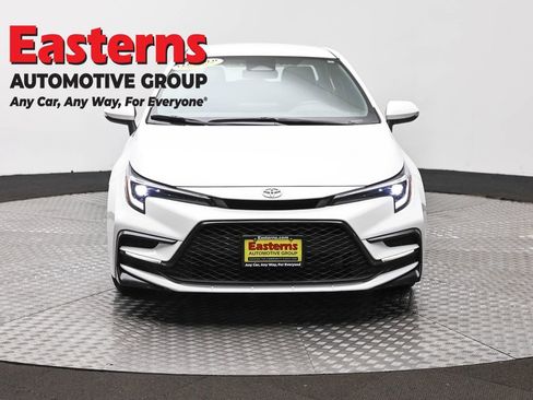 Used 2024 Toyota Corolla SE FWD image 2