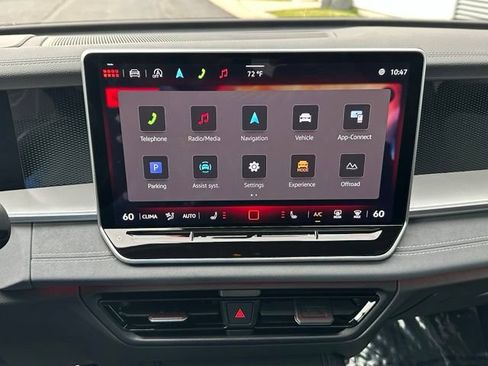 Certified 2025 Volkswagen Tiguan SE R-Line AWD/4WD image 36
