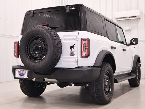 New 2026 Ford Bronco Outer Banks w/ Black Appearance Package AWD/4WD image 9