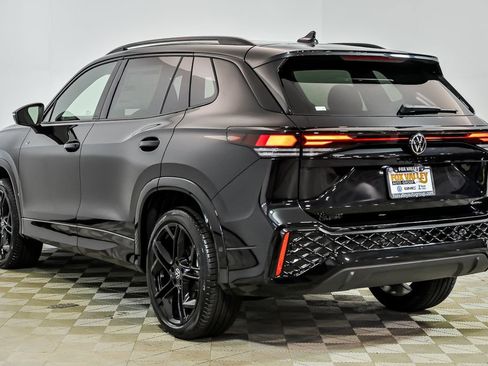 New 2026 Volkswagen Tiguan SE R-Line image 4