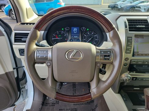 Used 2015 Lexus GX 460 image 21