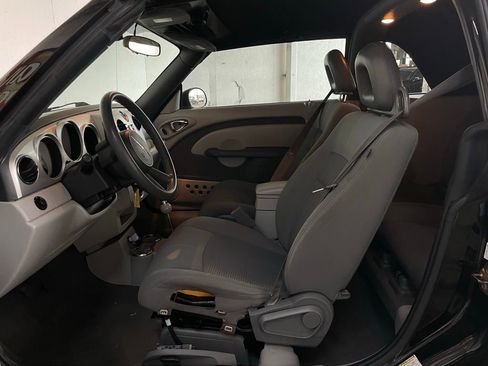 Used 2007 Chrysler PT Cruiser Convertible w/ Spring Special Group image 18