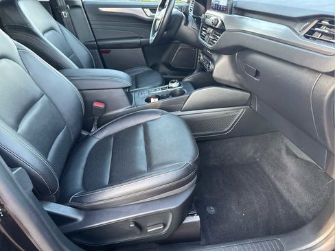 Used 2021 Ford Escape Titanium image 15