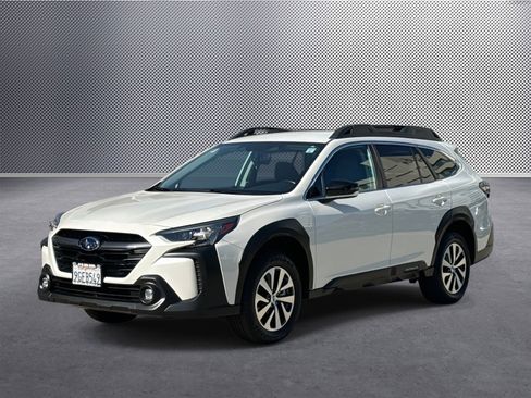 Used 2023 Subaru Outback Premium image 1