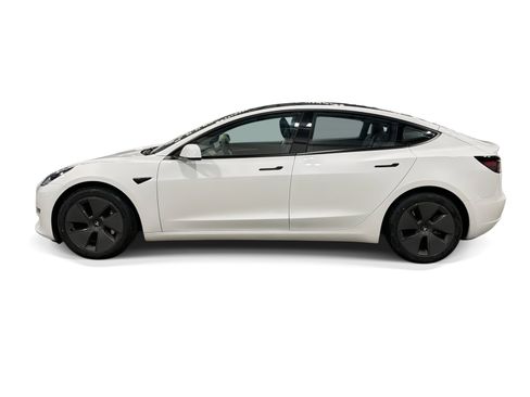 Certified 2023 Tesla Model 3 Standard Range RWD image 3