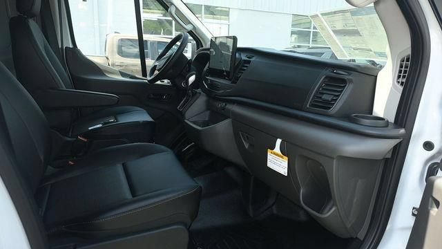 New 2026 Ford Transit 250 148 Medium Roof RWD image 5
