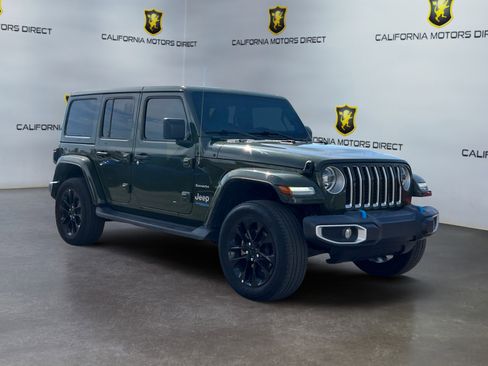 Used 2022 Jeep Wrangler Unlimited Sahara w/ Cold Weather Group image 6