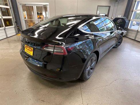 Used 2020 Tesla Model 3 Standard Range RWD image 5