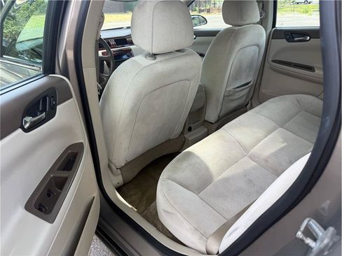 Used 2007 Chevrolet Impala LT w/ Preferred Equipment Group FWD image 12