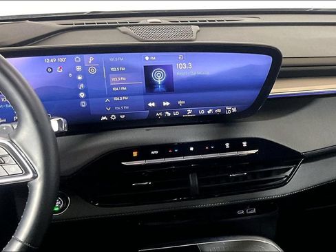 Used 2025 Buick Enclave Preferred FWD image 5