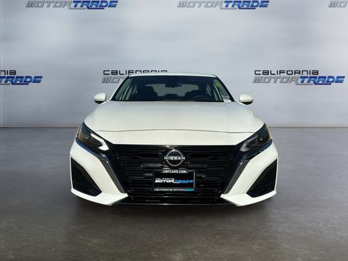 Used 2023 Nissan Altima 2.5 SV FWD image 2
