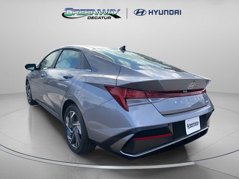 New 2026 Hyundai Elantra Limited image 5