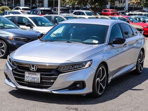 Used 2021 Honda Accord Sport image 3
