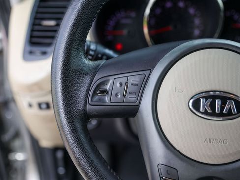 Used 2011 Kia Soul ! image 17