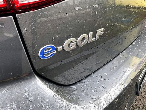 Used 2018 Volkswagen e-Golf SE w/ DC Fast Charging Package image 34