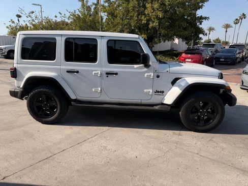 Used 2021 Jeep Wrangler Unlimited Sahara AWD/4WD image 6