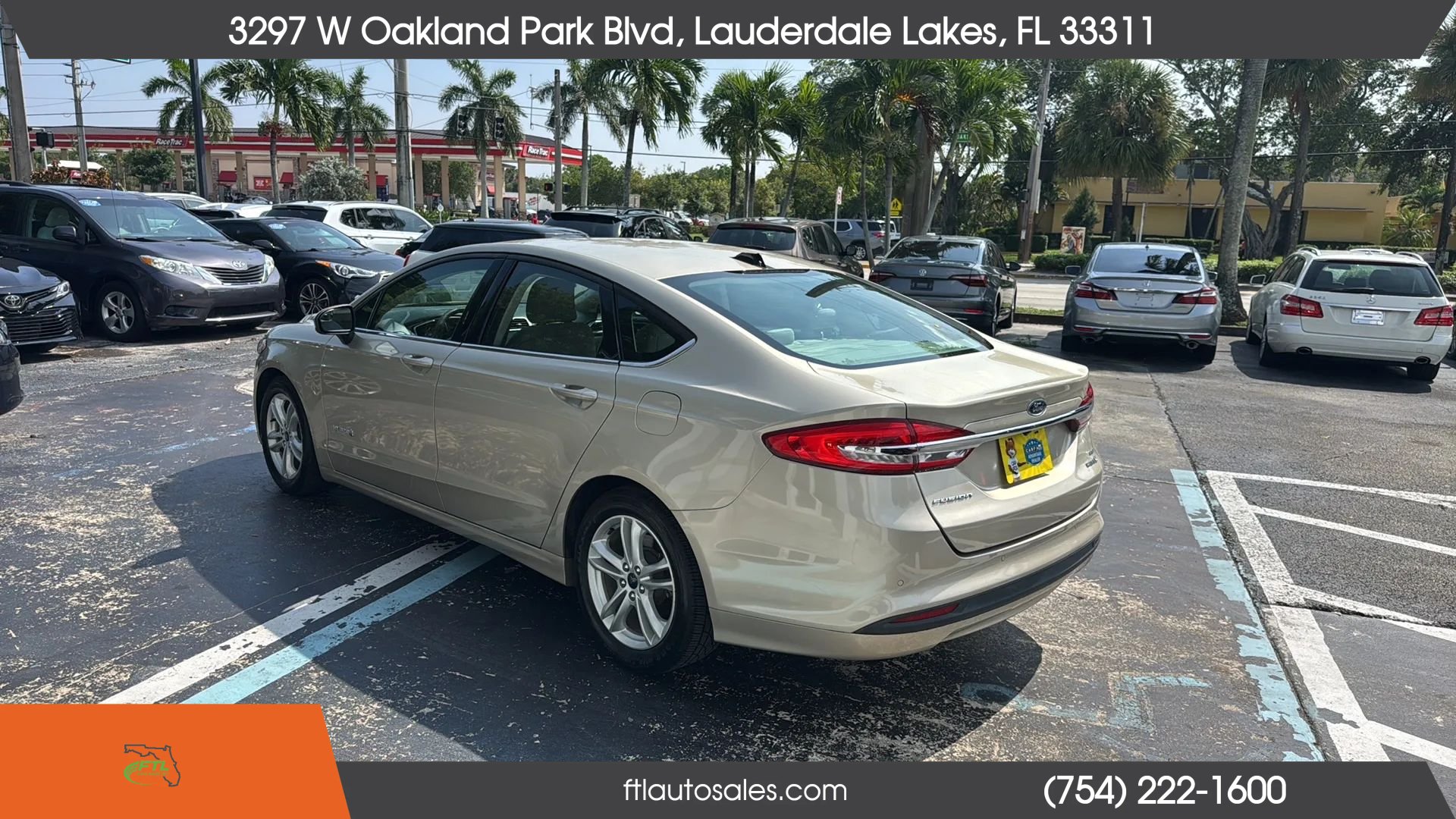 Used 2018 Ford Fusion SE FWD image 8