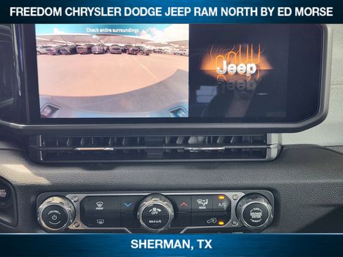 New 2025 Jeep Gladiator Sport image 13