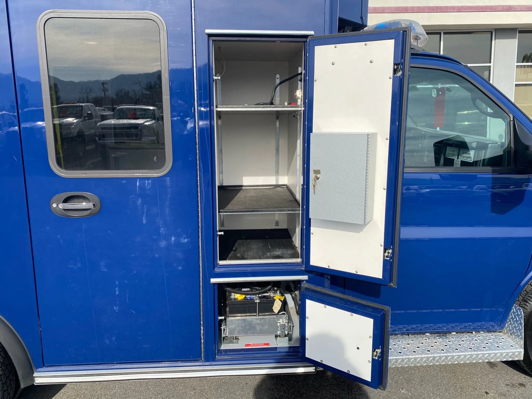 Used 2013 Chevrolet Express 3500 w/ Ambulance Package RWD image 25