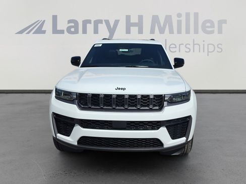 New 2026 Jeep Grand Cherokee L 4WD image 8