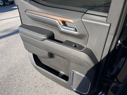 Used 2024 Chevrolet Silverado 1500 High Country w/ High Country Premium Package image 14