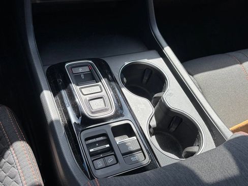 Used 2025 Honda Pilot Sport image 12