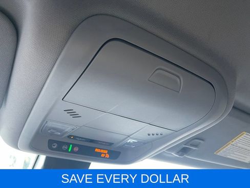 Used 2024 GMC Terrain SLE w/ Driver Convenience Package FWD image 22