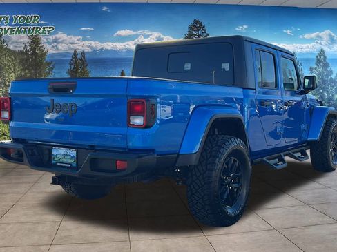 Used 2022 Jeep Gladiator Sport image 5