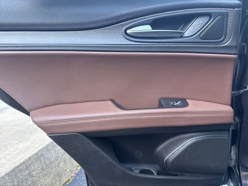 Used 2020 Alfa Romeo Stelvio Ti image 45