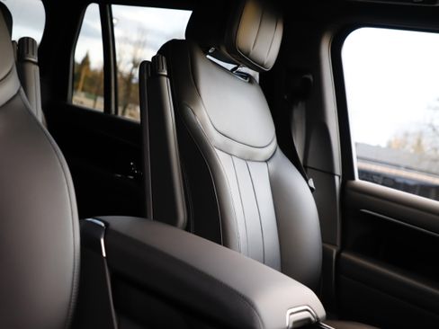 New 2026 Land Rover Range Rover Long Wheelbase SE image 14