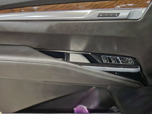 Used 2025 Cadillac Escalade Sport Platinum w/ LPO, ONYX Package AWD/4WD image 32