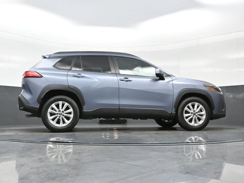 Used 2022 Toyota Corolla Cross LE w/ Moonroof Package image 33