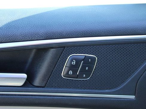 Used 2018 Ford Edge Titanium w/ Equipment Group 301A FWD image 27