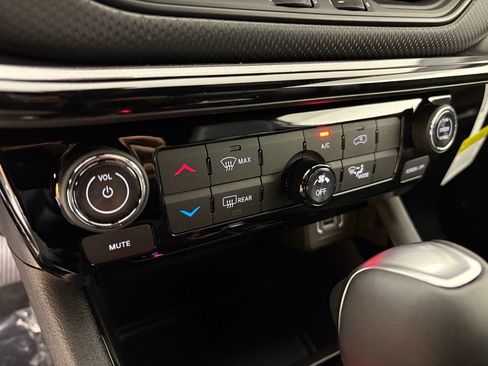New 2026 Jeep Compass Latitude AWD/4WD image 31