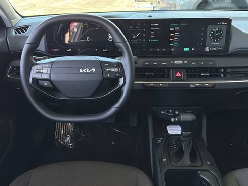 Used 2025 Kia K4 EX FWD image 17