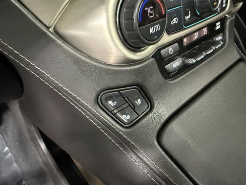 Used 2019 GMC Yukon XL Denali w/ Denali Ultimate Package AWD/4WD image 23