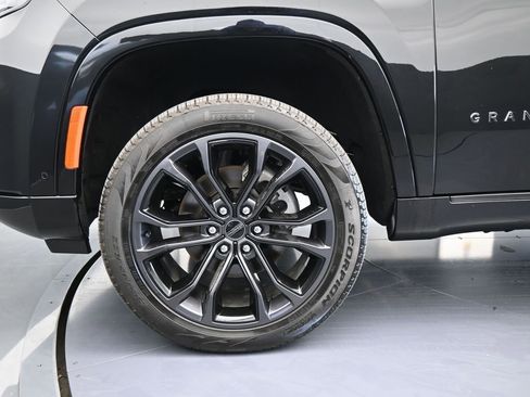 Used 2024 Jeep Grand Wagoneer Series III w/ Quick Order Packagew 28T image 11