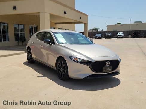 Used 2024 MAZDA MAZDA3 s FWD image 1