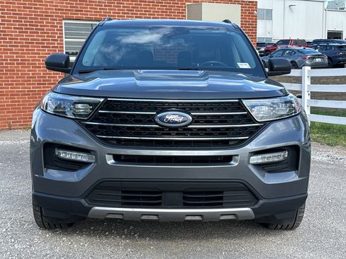 Used 2021 Ford Explorer XLT w/ Equipment Group 202A image 8