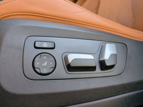 Used 2023 BMW X5 xDrive40i w/ M Sport Package AWD/4WD image 28