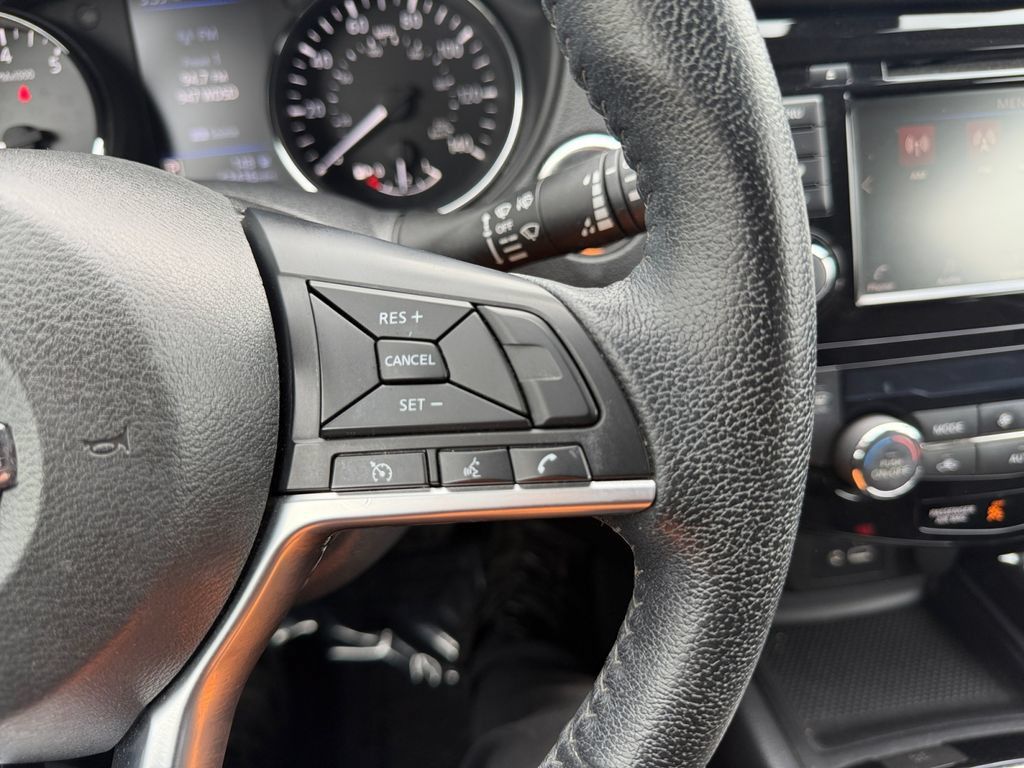 Used 2020 Nissan Rogue SV AWD/4WD image 21