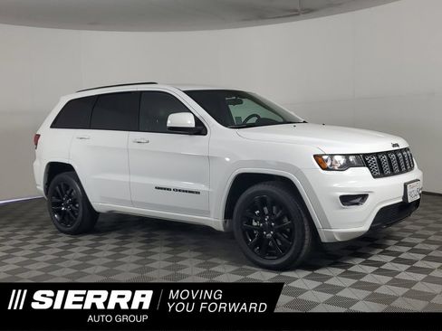 Used 2021 Jeep Grand Cherokee Laredo X RWD image 1
