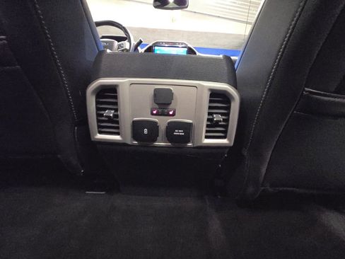 Used 2022 Ford F250 Lariat w/ Black Appearance Package image 24