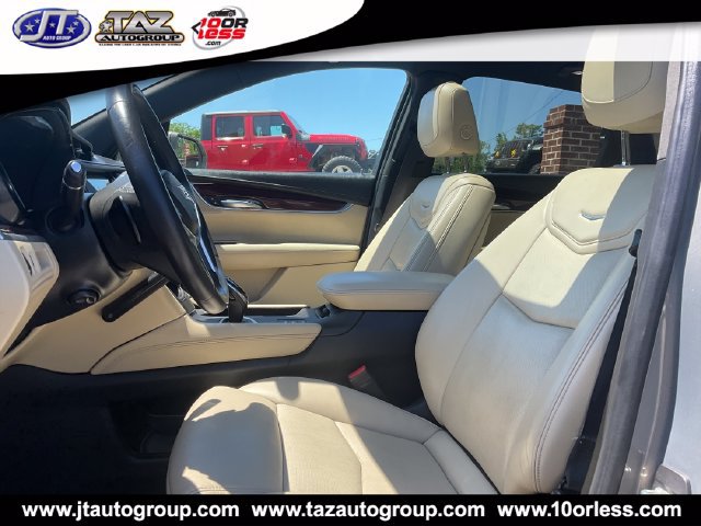 Used 2018 Cadillac XT5 Luxury w/ Driver Awareness Package AWD/4WD image 10