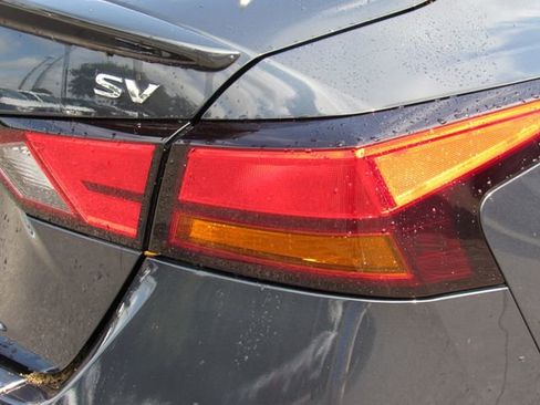 Used 2022 Nissan Altima 2.5 SV w/ SV Premium Package image 11